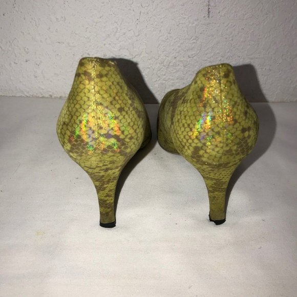 green leather charles jourdan heels - Picture 3 of 4